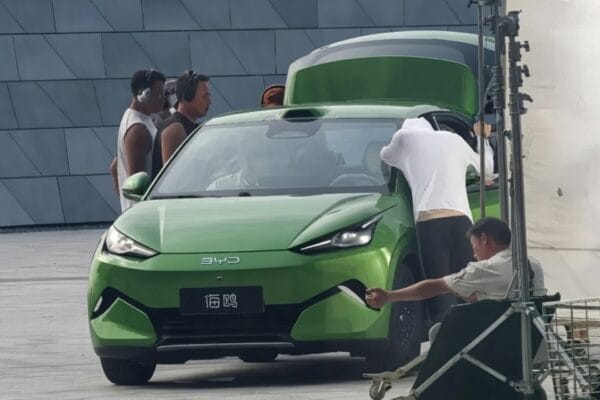 Flagra: novo BYD Dolphin Mini crescerá e ficará entre o atual e o Dolphin