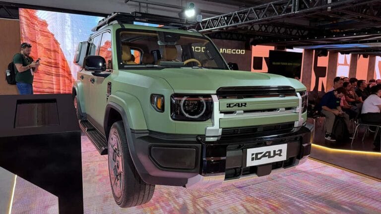 iCaur V27: híbrido REEV com autonomia de 300 km na bateria será lançado no Brasil em 2027