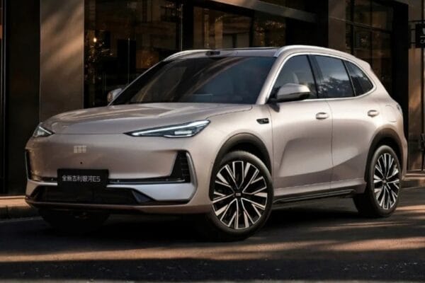Novo Geely EX5 elétrico: 329 cv, bateria aprimorada e autonomia de até 635 km