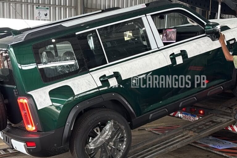 Flagra: GWM Haval H7 com Motor Híbrido Flex Chega às Lojas
