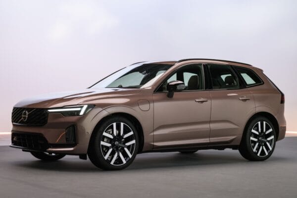 Volvo XC60 e XC90 ampliam autonomia e têm truque para 'conservar' gasolina