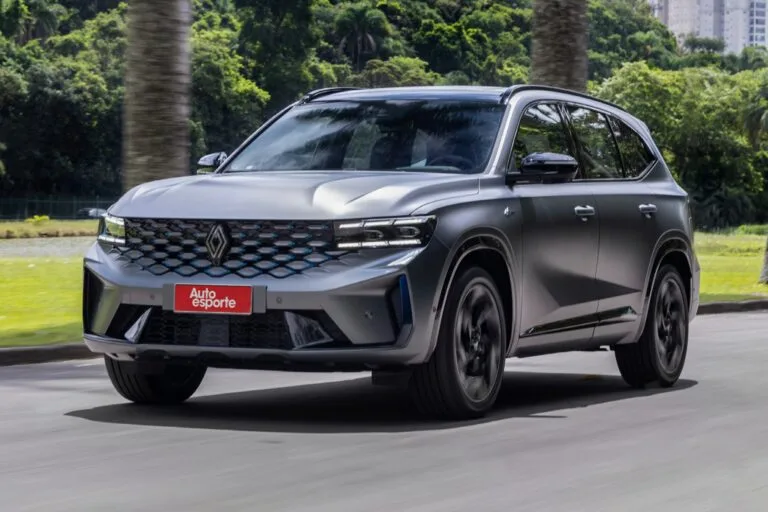 50% dos modelos da Renault no Brasil serão elétricos ou híbridos até 2030