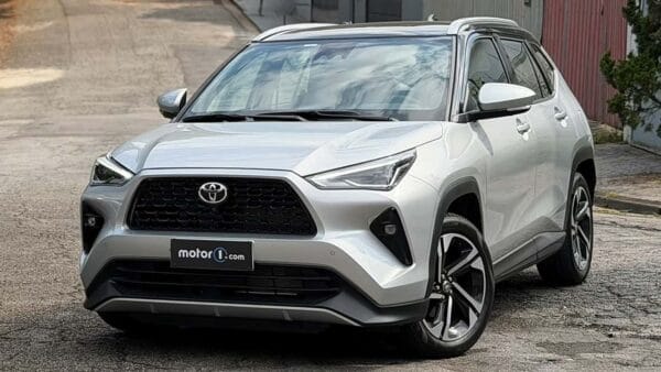 Toyota Yaris Cross híbrido tem preço reduzido e se iguala ao valor de modelos da BYD