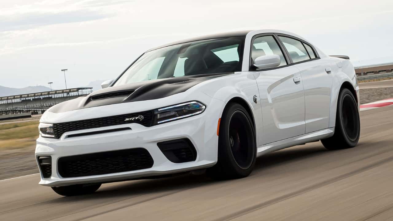 Dodge planeja relançar Charger SRT Hellcat com motor V8 em 2028 após vendas decepcionantes do modelo elétrico