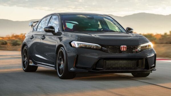 Honda atualiza Civic Type R nos EUA com melhorias em suspensão e aerodinâmica, mas modelo é retirado da Europa