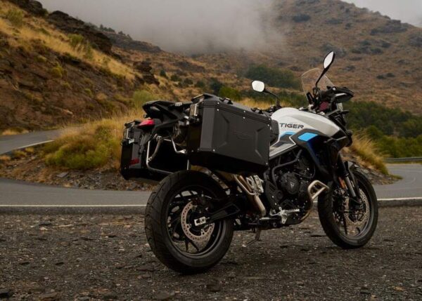 Triumph lança campanha de outubro com taxa zero e acessórios grátis para modelos Tiger 900, Tiger 1200 e Trident 660 no Brasil