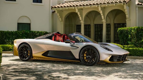 Aston Martin Valhalla Spider: supercarro conversível de 1.079 cv atinge 350 km/h sem capota