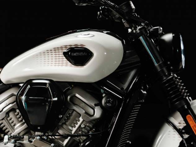 Benda Dark Flag 950: Cruiser V4 será revelada na EICMA 2026 com motor de 948 cc e design exclusivo