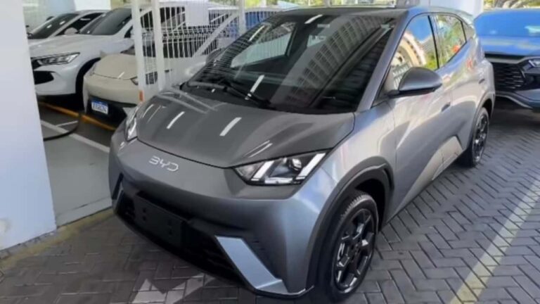 BYD Dolphin Mini 2027 chega às lojas com versão GS de R$ 119 mil e novidades exclusivas