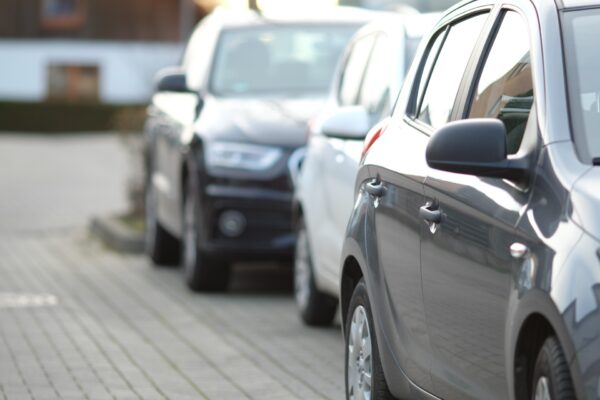 Cinco sensores de estacionamento com preços a partir de R$ 60 para evitar colisões e arranhões