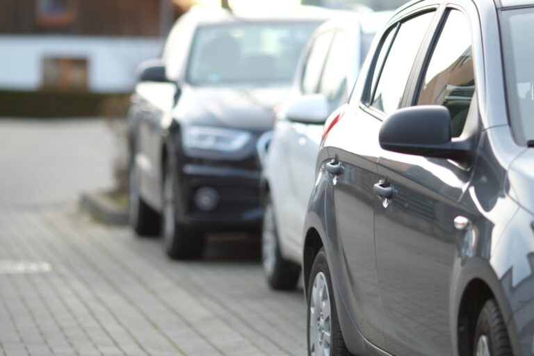 Cinco sensores de estacionamento com preços a partir de R$ 60 para evitar colisões e arranhões