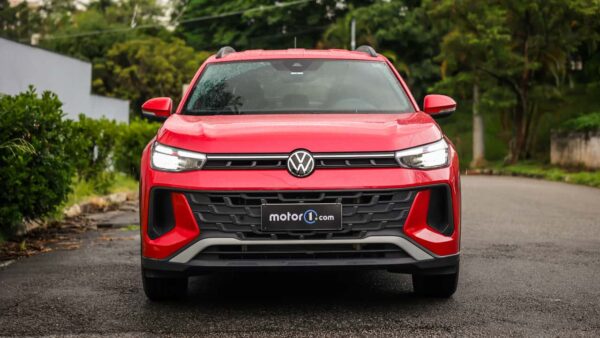 VW Tera 2027 ganha motor 200 TSI e câmbio de 8 marchas; consumo melhora na cidade e piora na estrada