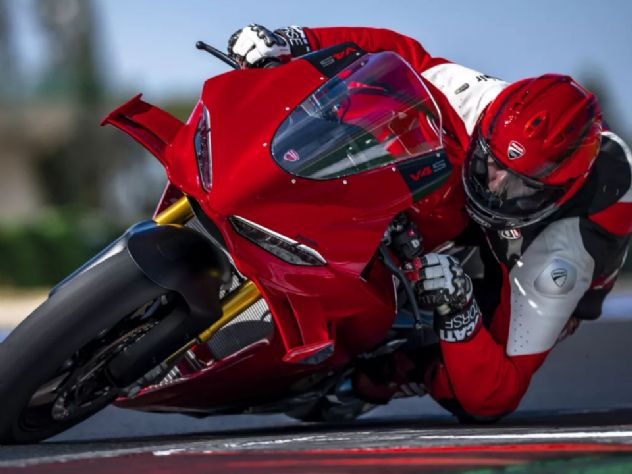 Ducati Panigale V4 2027 é lançada com 218 cv e novas tecnologias de desempenho em pista
