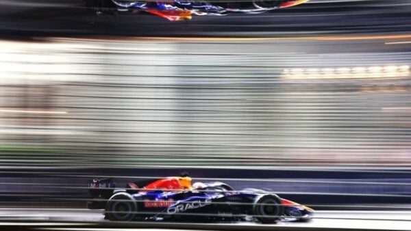Max Verstappen vence corrida sprint caótica em Singapura; Bortoleto abandona após acidente