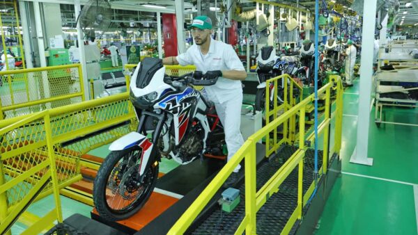 Brasil deve produzir 2,1 milhões de motocicletas em 2026, o maior número desde 2008