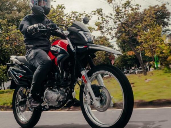Haojue NK160 2027 é lançada com motor de 14,3 cv, ABS e painel TFT por R$ 19.510