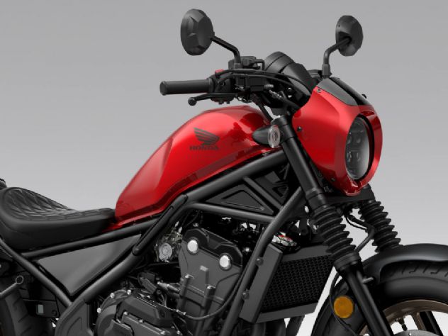Honda Rebel 500 2027 estreia com E-Clutch e novo painel TFT, aguardando chegada ao Brasil