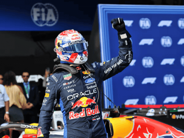 Verstappen conquista pole position na Malásia e larga ao lado de Hamilton pela primeira vez em 2026