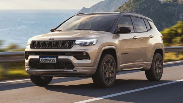 Jeep Compass 2027 ganha versão híbrida leve sem alteração de preço e design