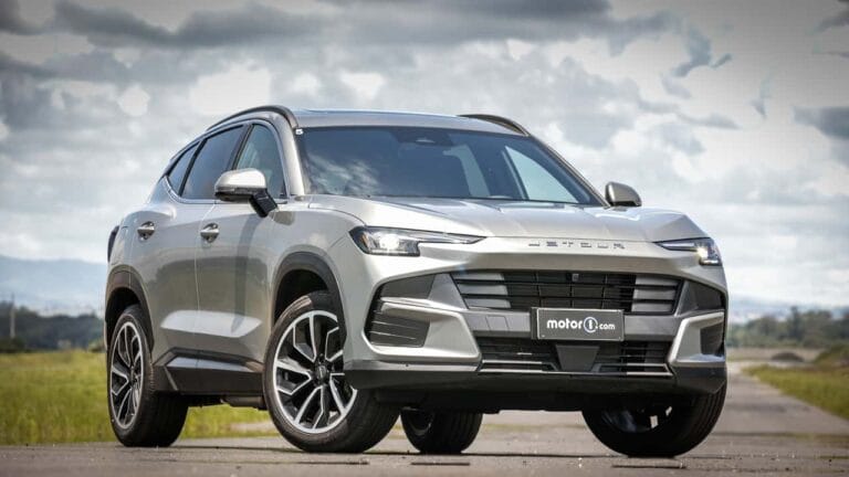 Jetour S06 Advance híbrido para PCD é lançado a R$ 163.200, preço de SUVs compactos como Creta e T-Cross
