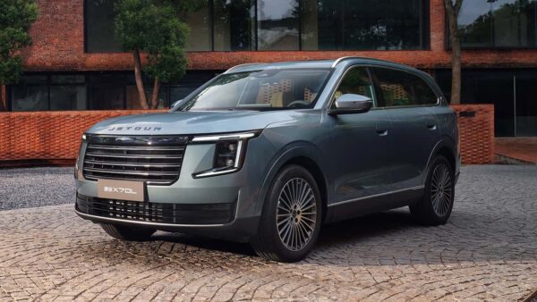 Jetour S08 chega ao Brasil com versão Premium, sete lugares e motor híbrido plug-in 1.5 turbo