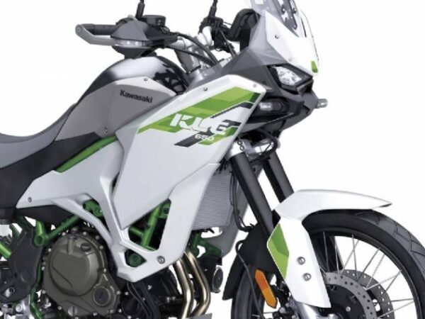 Kawasaki KLE 650 2027 é apresentada com motor de 649 cm³, controle de tração e preço a partir de 7.499 libras na Europa