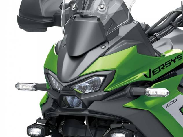 Kawasaki Versys 900 2027 é lançada com motor da Z900 e tecnologia de radar na Europa