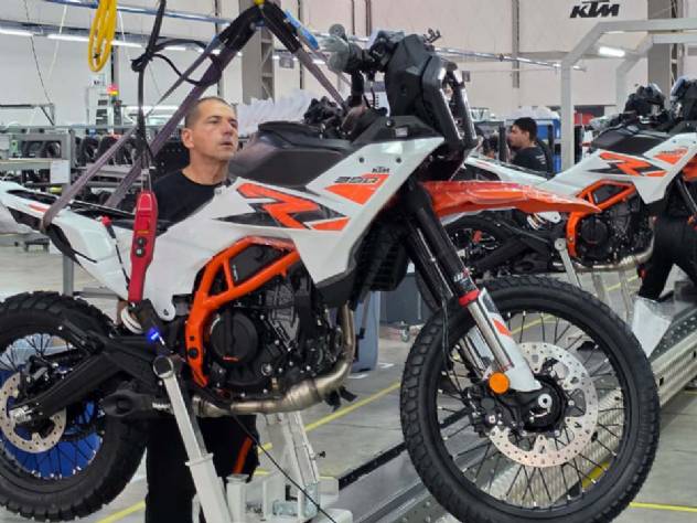 KTM inaugura fábrica em Manaus com capacidade para 20 mil motos anuais e inicia produção da 390 Adventure