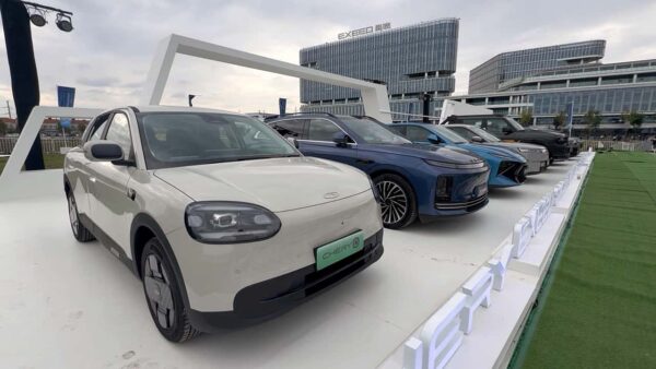 Chery anuncia expansão global com foco em eletrificação e novas marcas no Brasil até 2027