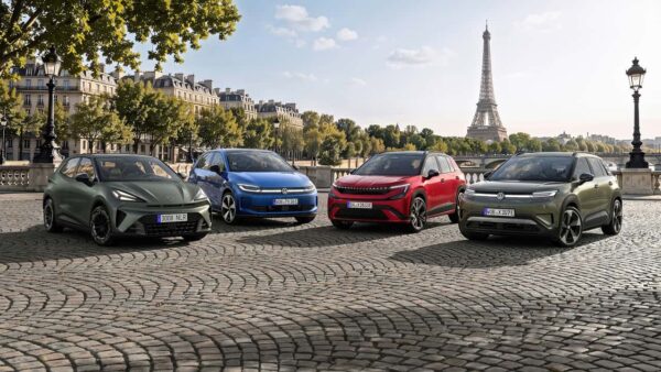 Volkswagen pede apoio da União Europeia para enfrentar concorrência chinesa e garantir produção de elétricos acessíveis
