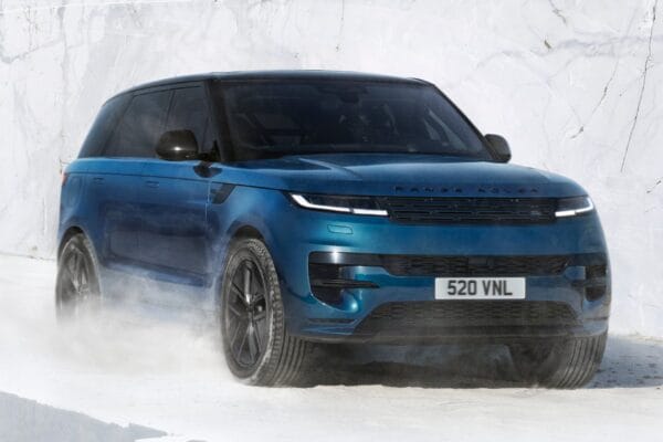 Range Rover Sport Elétrico tem autonomia de 609 km e acelera de 0 a 100 km/h em 4,5 segundos