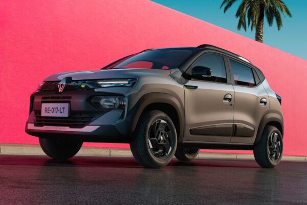 Renault Kwid 2027 chega com reestilização e preço R$ 11.700 mais baixo na versão de entrada