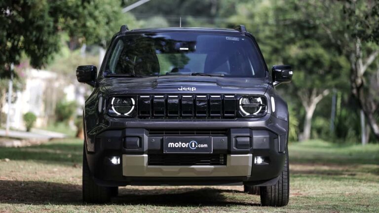 Jeep Renegade lança versão Longitude Flex por R$ 155.690, sem sistema híbrido-leve
