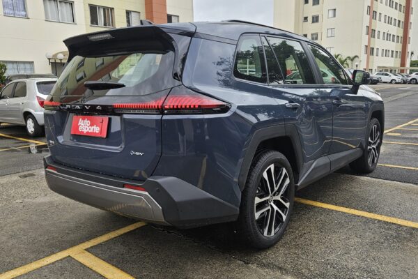 Toyota RAV4 SX Híbrido 2026 chega ao Brasil com preço de R$ 351.720 e autonomia de até 1.200 km