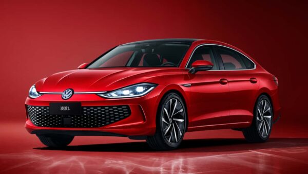 Volkswagen Lamando L: Novo sedã chinês de 220 cv chega ao México e desafia o Jetta