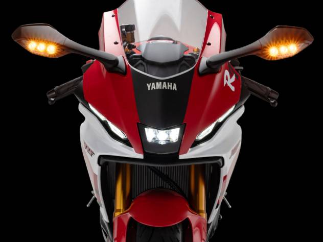 Yamaha R7 2027 chega ao Brasil em novembro com preço a partir de R$ 60.690 e edição limitada 70th Anniversary